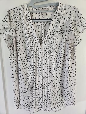 H&M White & Black Floral Pintuck Blouse Size 4